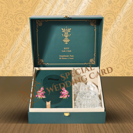 Green traditional wedding card re